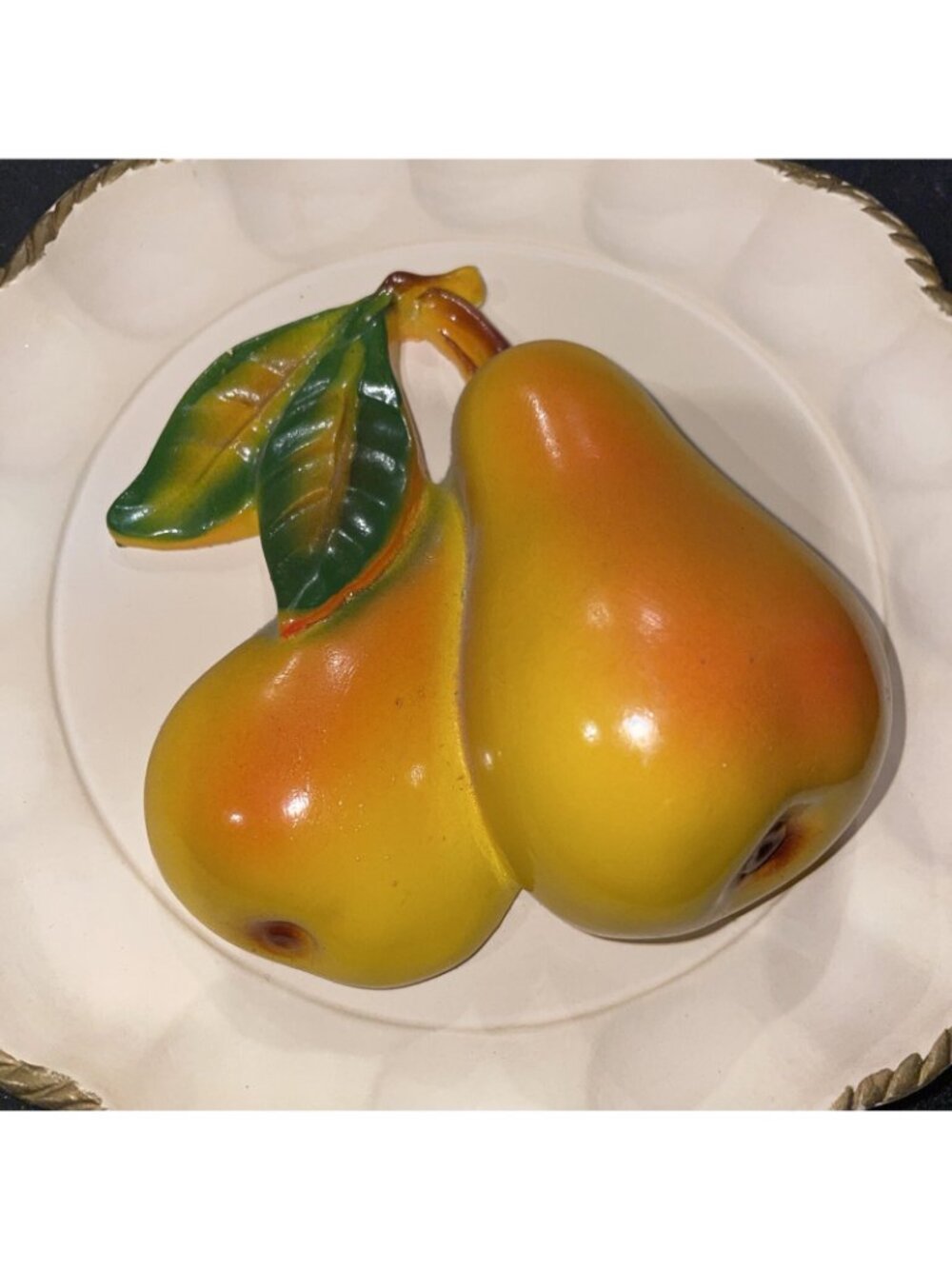 Antique - 1951 Universal Statuary Chicago Pears Wall Decor Signed  Fruit, colorf - Picture 2 of 5